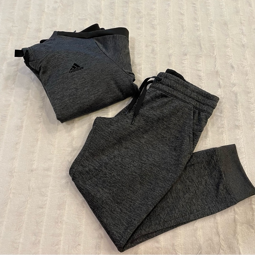 Adidas W sz M/(12-14) Team Issue fleece pullover hoodie and jogger set